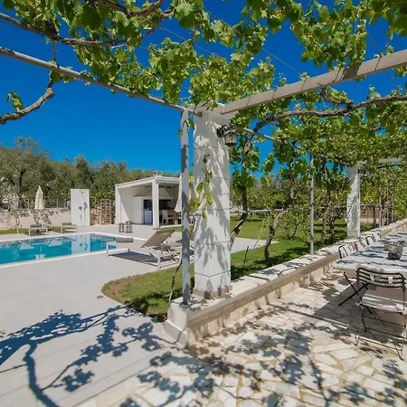 Villa Pergola